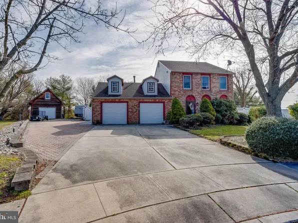 5 Woodhurst Ct, Eastampton, NJ 08060