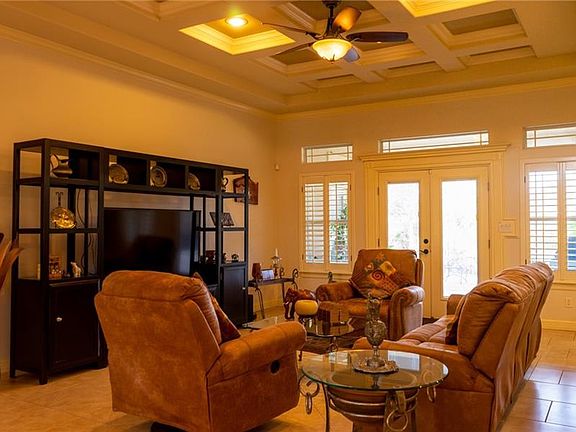 3rd image of 2305 Horseshoe Cir