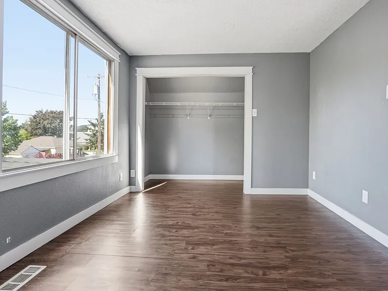 215 E Sherman St #1 — Photo 9