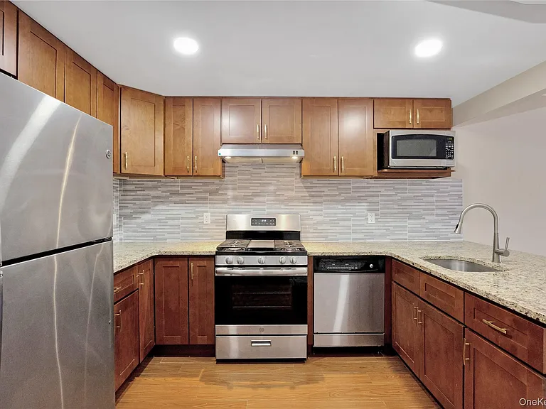 172-18 Jamaica Ave #6A — Photo 14