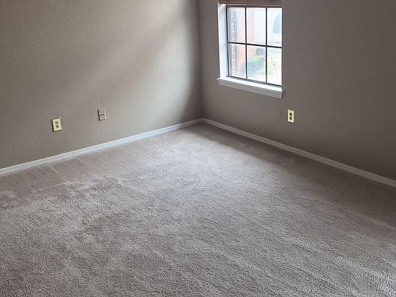 4th image of 4400 Hemingway Dr APT 228