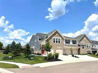 276 Old Pond Rd, Springboro, OH 45066
