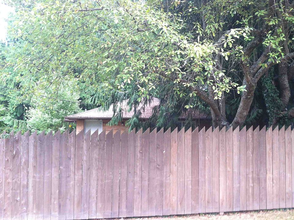2nd image of 4303 NE 77th St