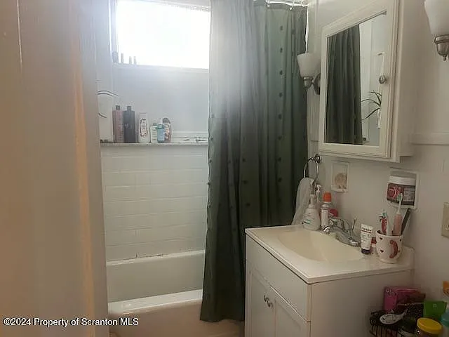 2 bed, 1.0 bath, 975 sqft, $1,500 — Photo 3
