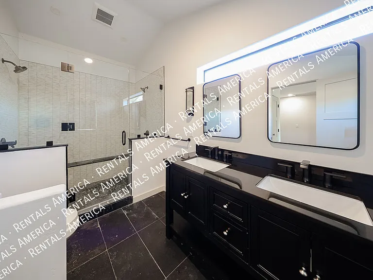 3809 N 9th St — Photo 26