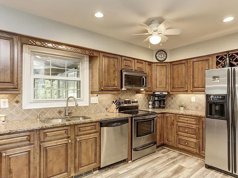 8780 Teresa Ln — Photo 10