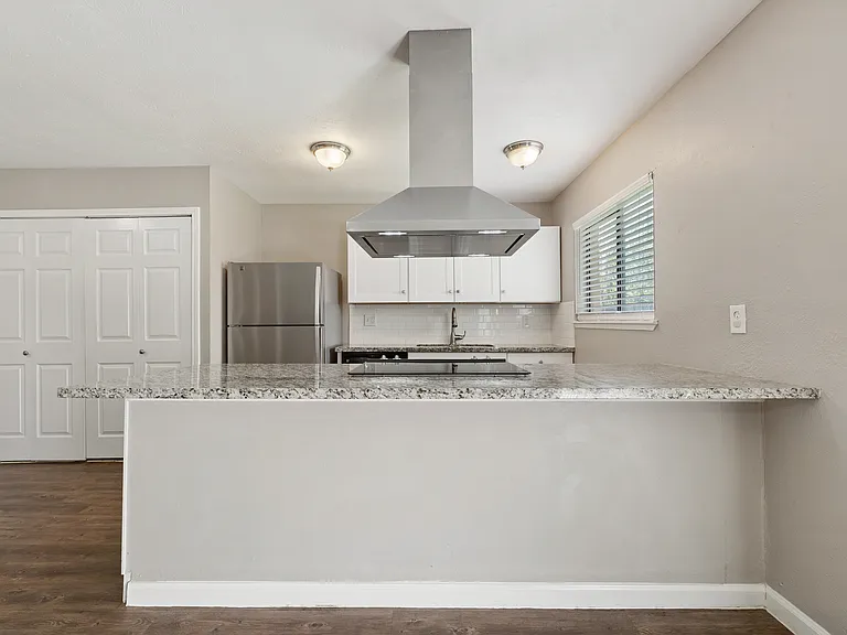 17615 Autumn Hills Dr — Photo 12