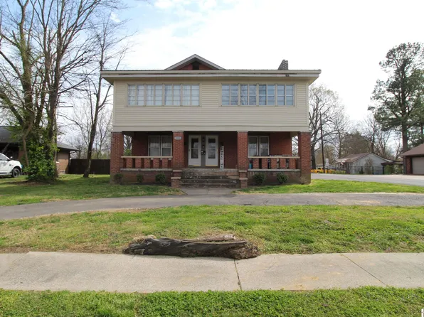 211 W 14th St, Benton, KY 42025