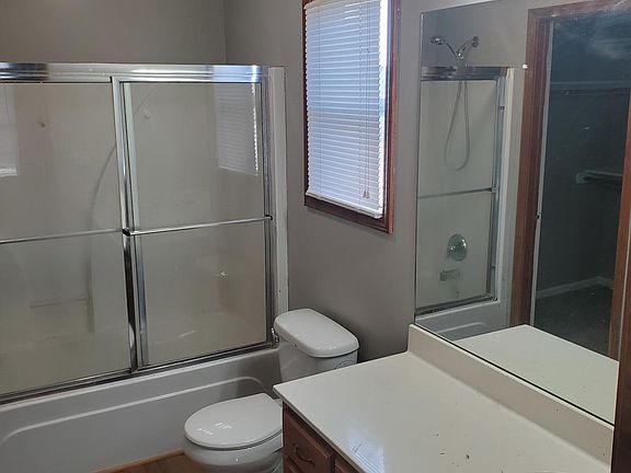 4th image of 716 SW Tisha Ln