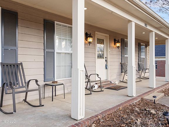 2nd image of 3880 Cypress Plantation Dr