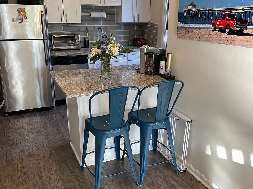 1st image of 1085 N Paulina St APT 2F