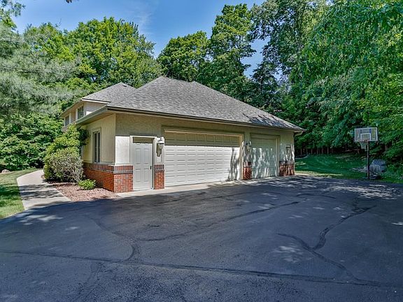 3rd image of 4049 CRESTWOOD DRIVE