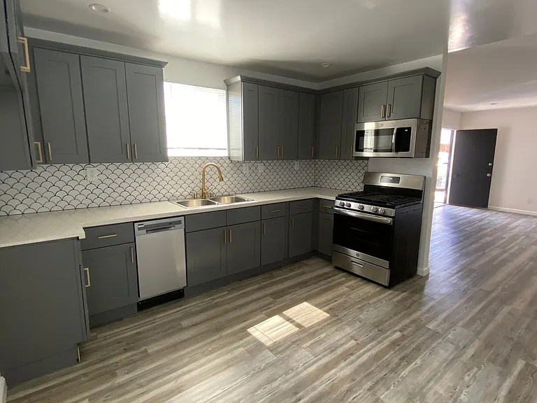 5642 Klump Ave — Photo 11