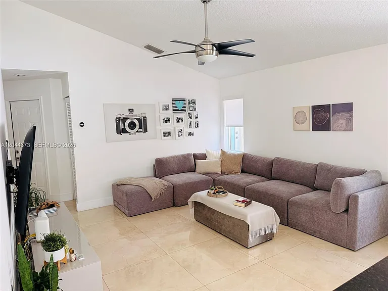 646 Stanton Dr — Photo 14