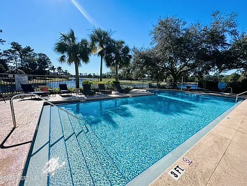 13700 Richmond Park Dr N Photo 1