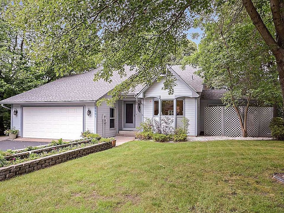 1st image of 5591 Royal Oaks Dr