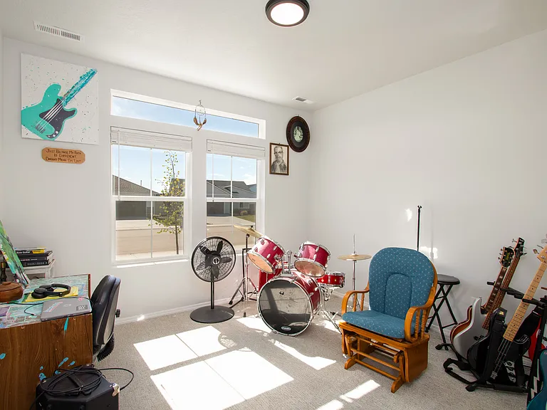 406 Hildago Way — Photo 22