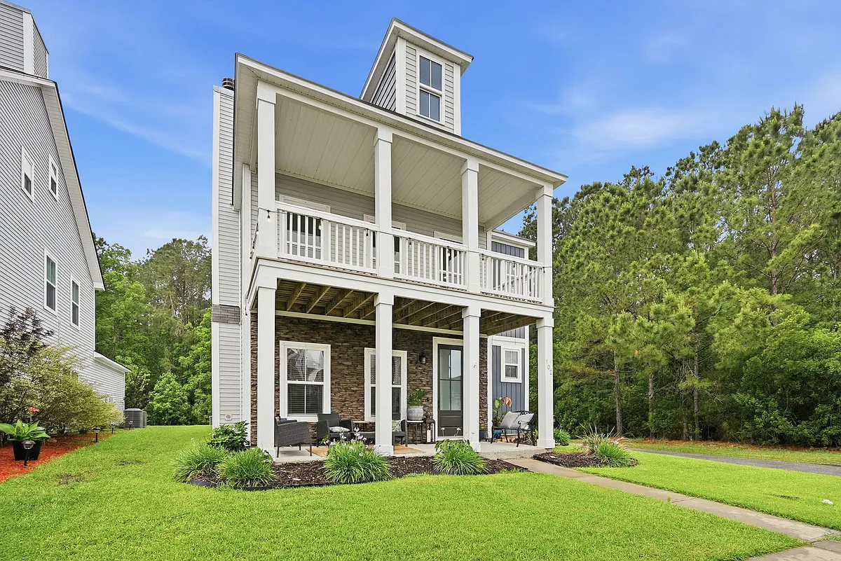 Building Photo - 102 Crabapple Cir
