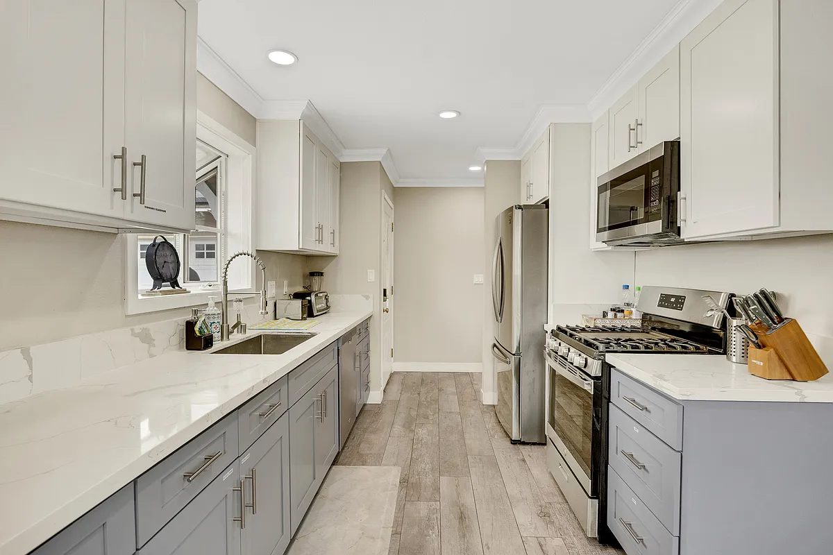 Building Photo - 9302 Tina Way