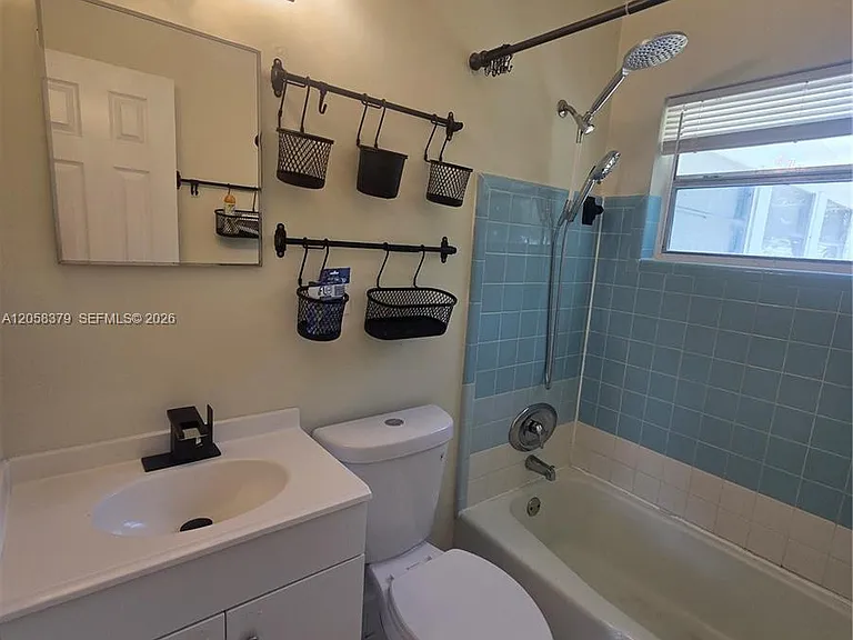 338 Hosbine St — Photo 14
