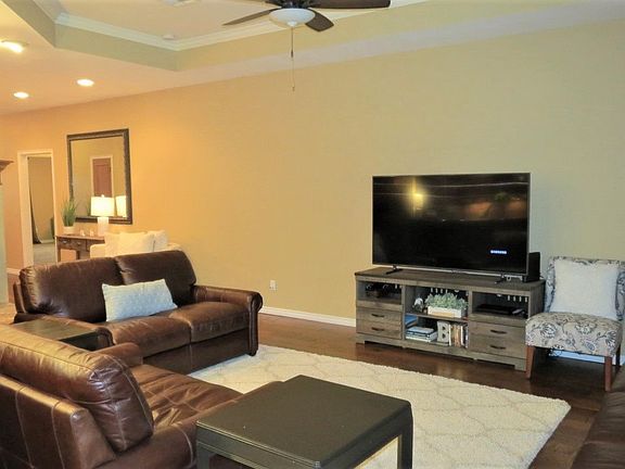 5th image of 3612 S Fountain View Dr
