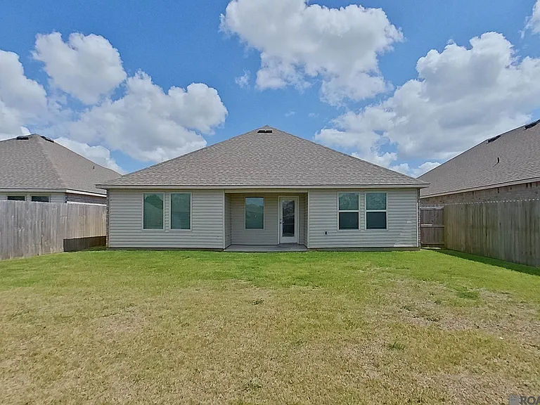 108 Santiago Ct — Photo 23