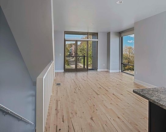 5th image of 1462 Van Dyke St #8020