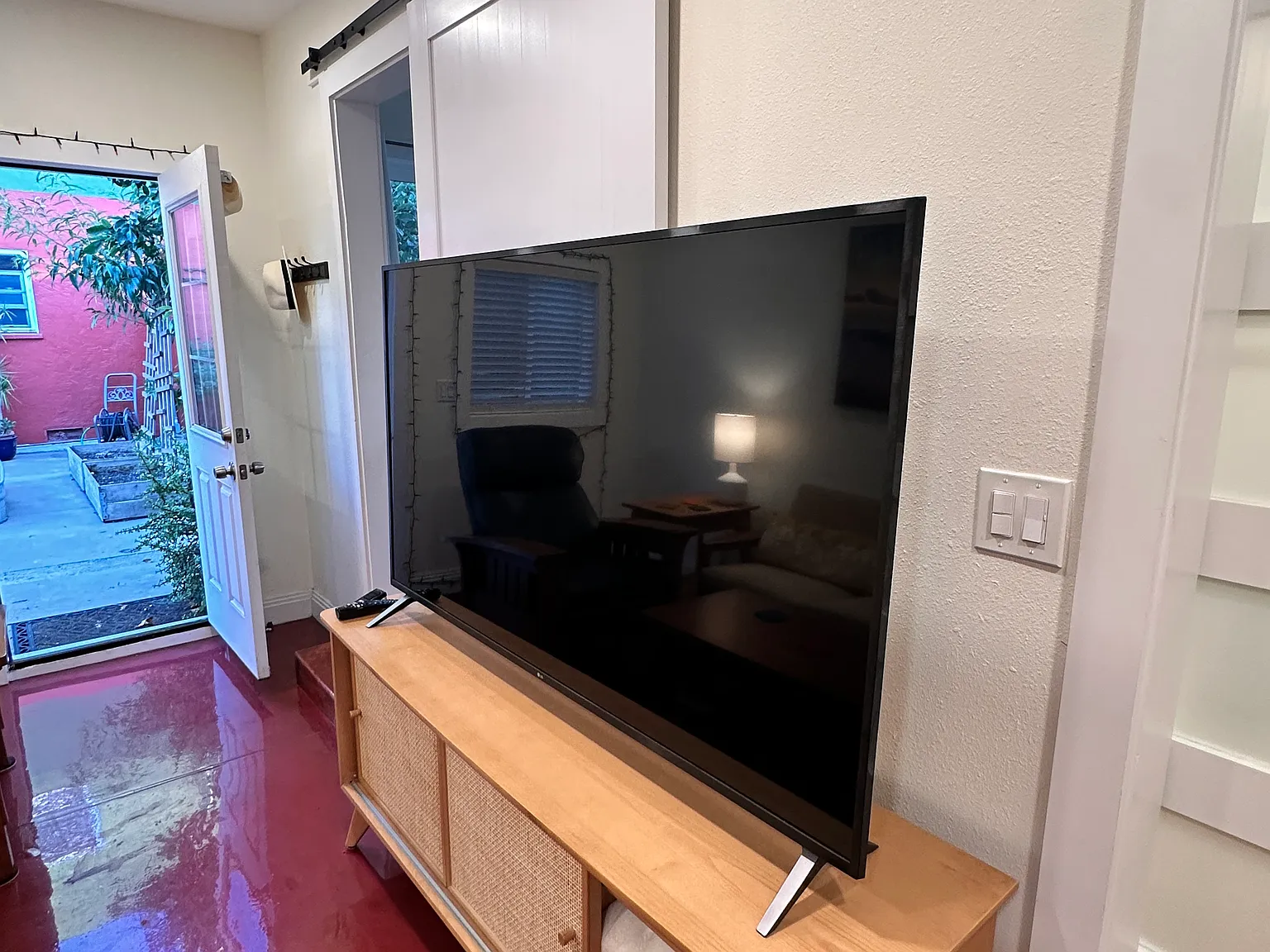 Studio, 400 sqft, $2,200 — Photo 2