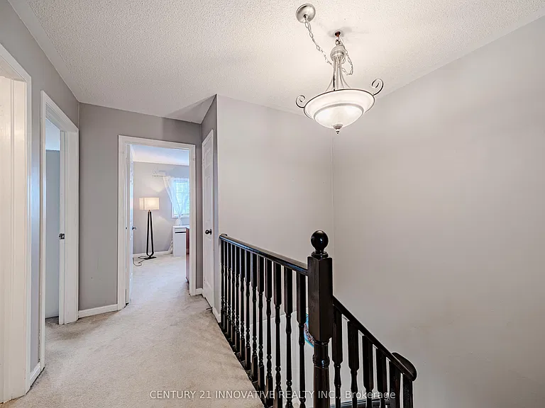 28 Samandria Ave #UPPER — Photo 24