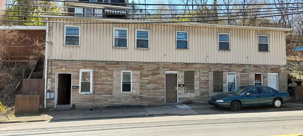 3 bed, $1,495 — Photo 1