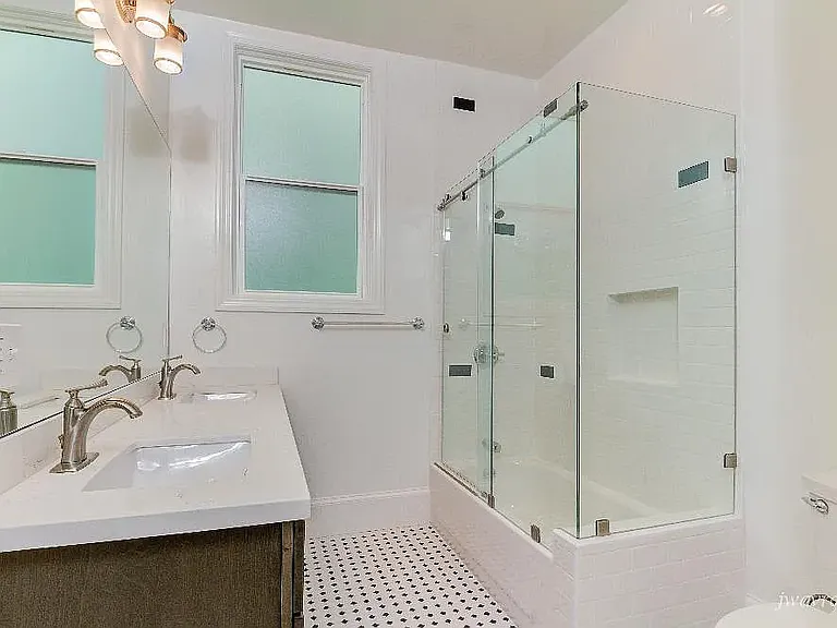 2645 Mission St #7 — Photo 16