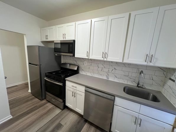 200 Clinton Ave #33E