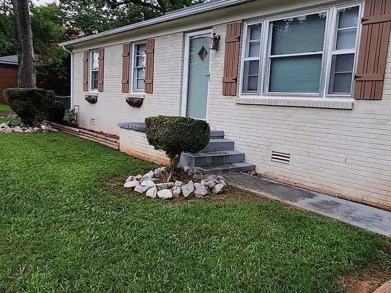 5218 Mastin Lake Rd NW — Photo 2