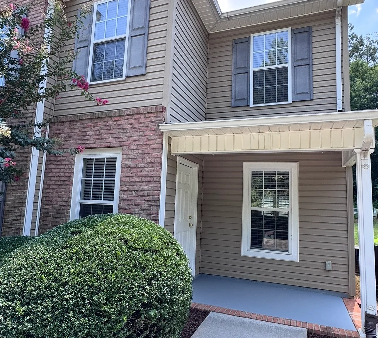2 bed, 1.5 bath, 1050 sqft, $1,375 — Photo 1