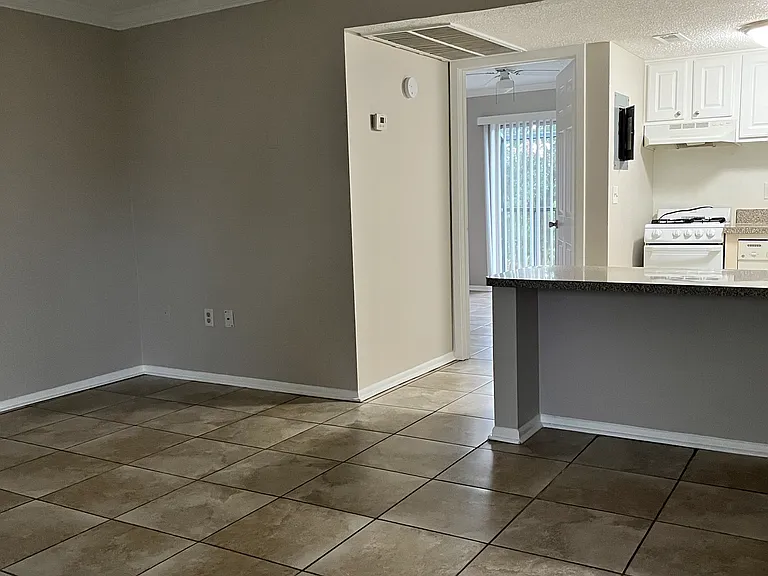 121 Oyster Bay Cir #360 — Photo 7