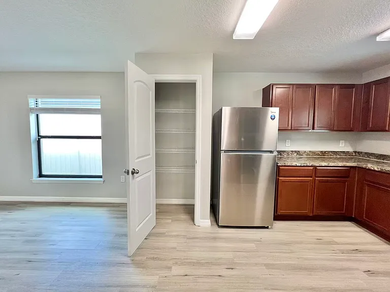2664 Rotherham Rd — Photo 11