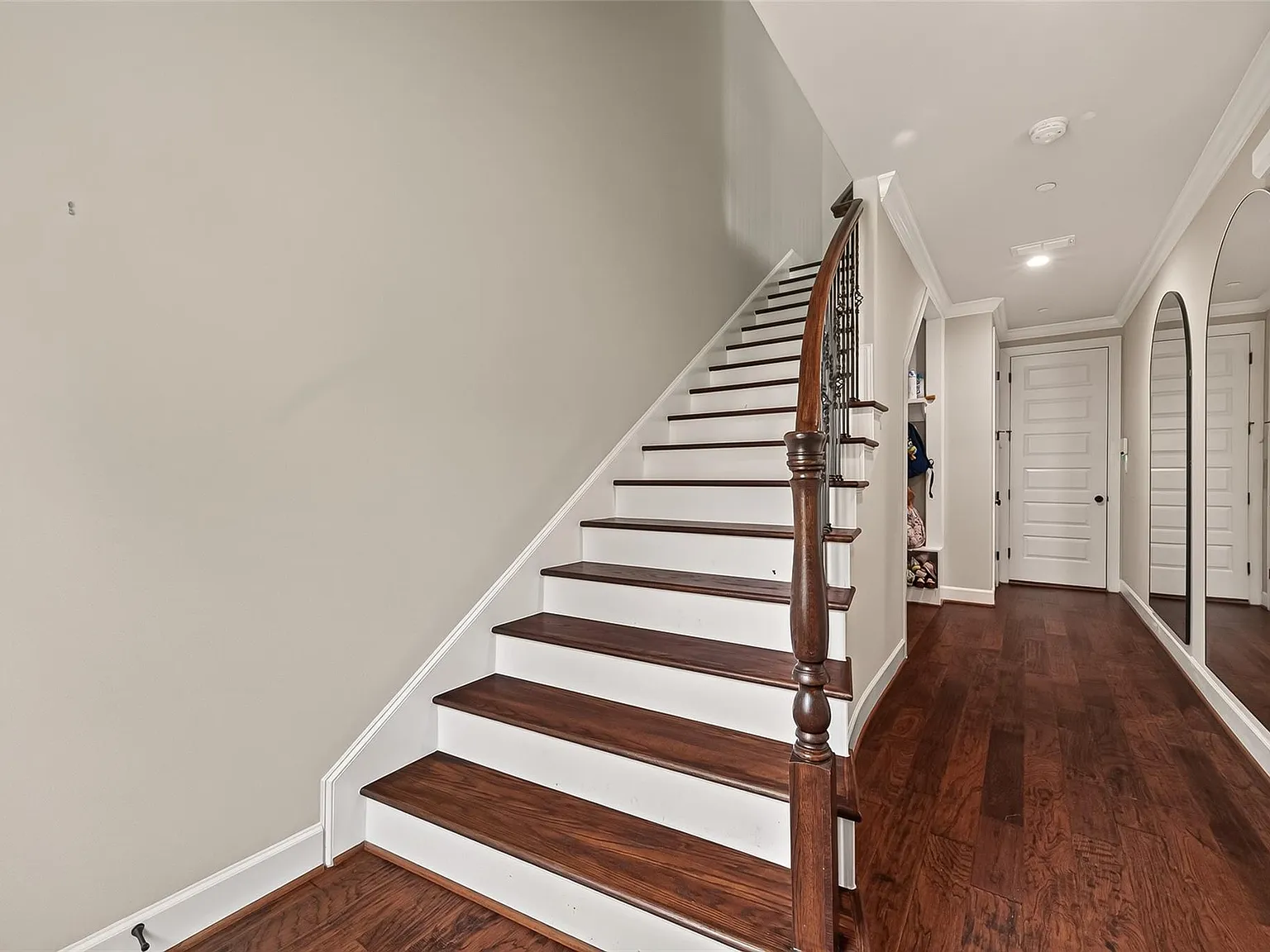 3 bed, 3.5 bath, 3543 sqft, $6,950 — Photo 4
