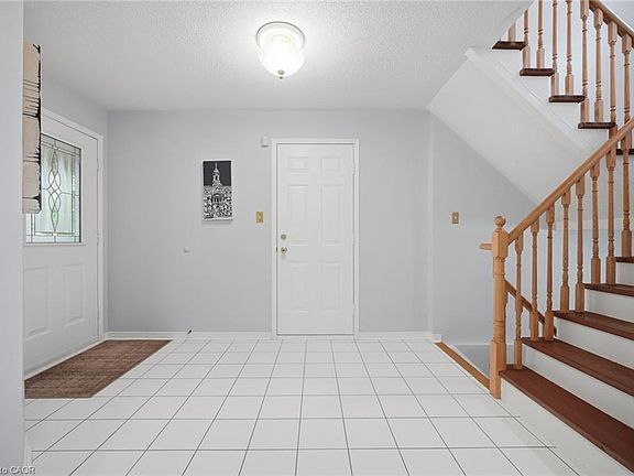 5th image of 5882 Cornell Cres