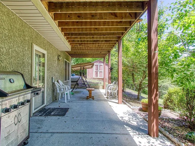 2913 Barnes Dr — Photo 34