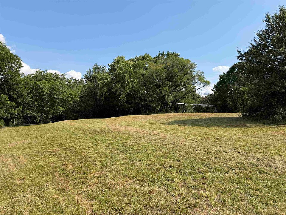 2nd image of 880 Wilkins Ford Rd