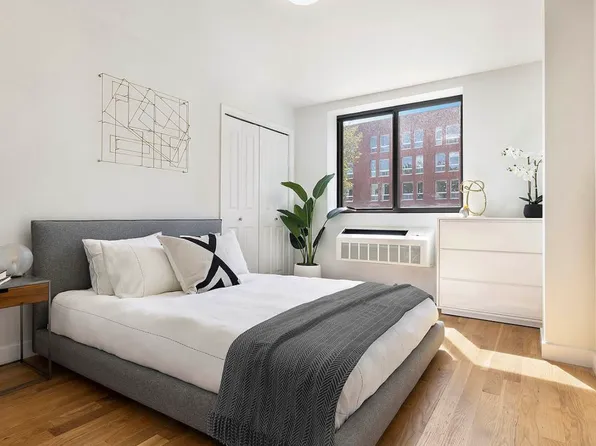 23-16 31st Avenue image 4 of 9