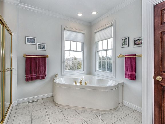 4th image of 19240 Saint Albans Hills Dr