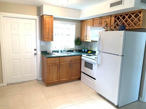 3rd image of 441 Monroe Ave APT 8