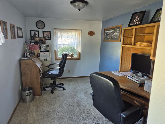 5th image of 1701 Main St