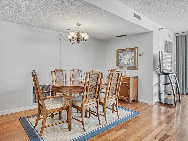 690 Island Way #307 — Photo 16