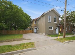 14 Bond St, Brantford, ON N3R4G5