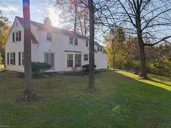 3rd image of 5954 Briardale Ln