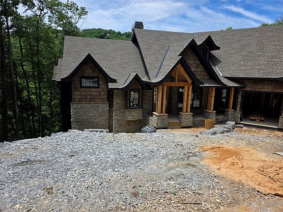 4th image of 1406 Falls Drive West
