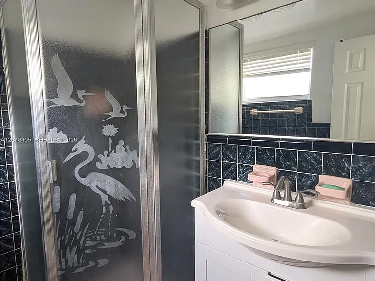 7805 Crespi Blvd #1 — Photo 13