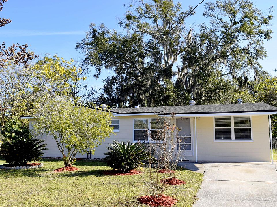 1st image of 130 Canis Dr E